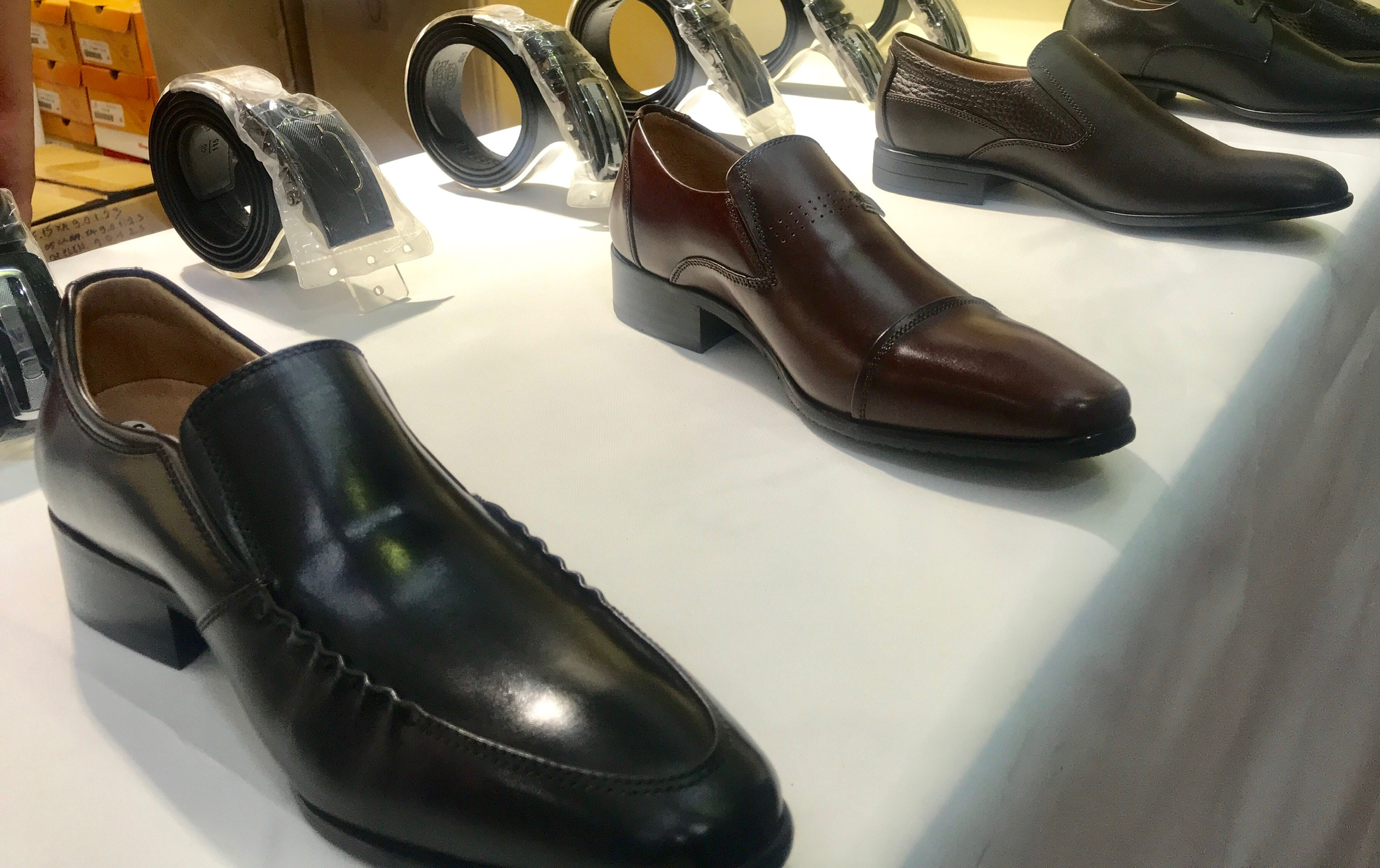 Top 10 thị trường Việt Nam xuất khẩu giày dép nhiều nhất tháng 11/2020